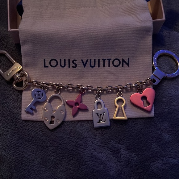 Louis Vuitton bag Charm 100% Authentic pristine condition. - Picture 3 of 6